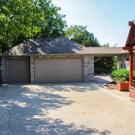 Treetop View Sanctuary Branson Exterior photo