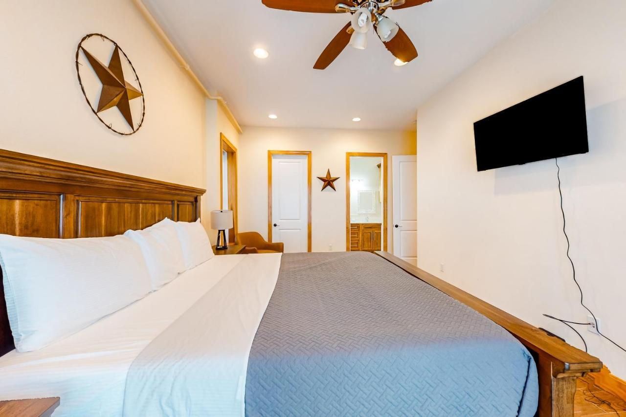Treetop View Sanctuary Branson Exterior photo